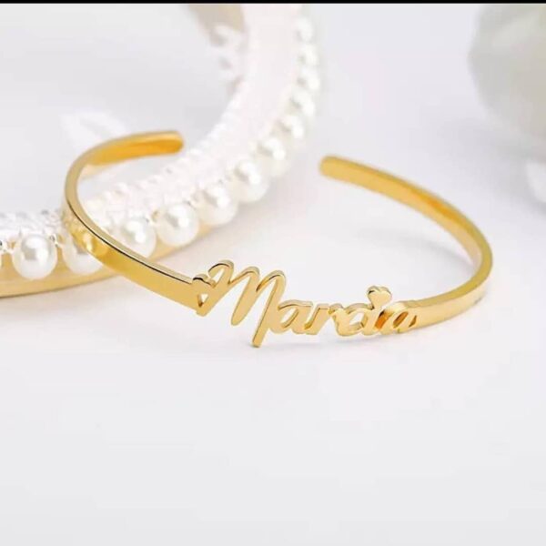 Customized Kada